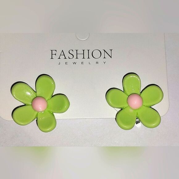 Beautiful girls green floral clip-on earrings for kids - Picture 6 of 6